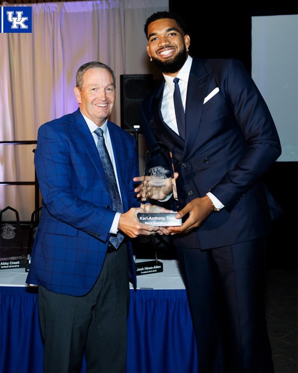 南京网上配资 再添殊荣，唐斯正式入选肯塔基大学体育名人堂